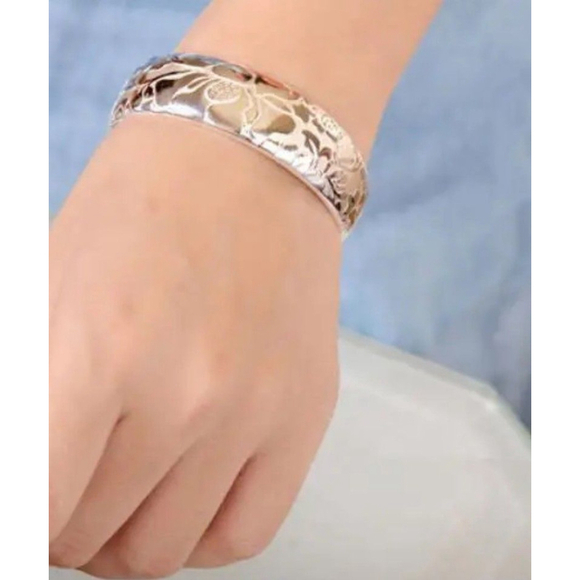 Large Lotus Cuff Bracelet | Pure 999 Silver - Picture 6 of 9